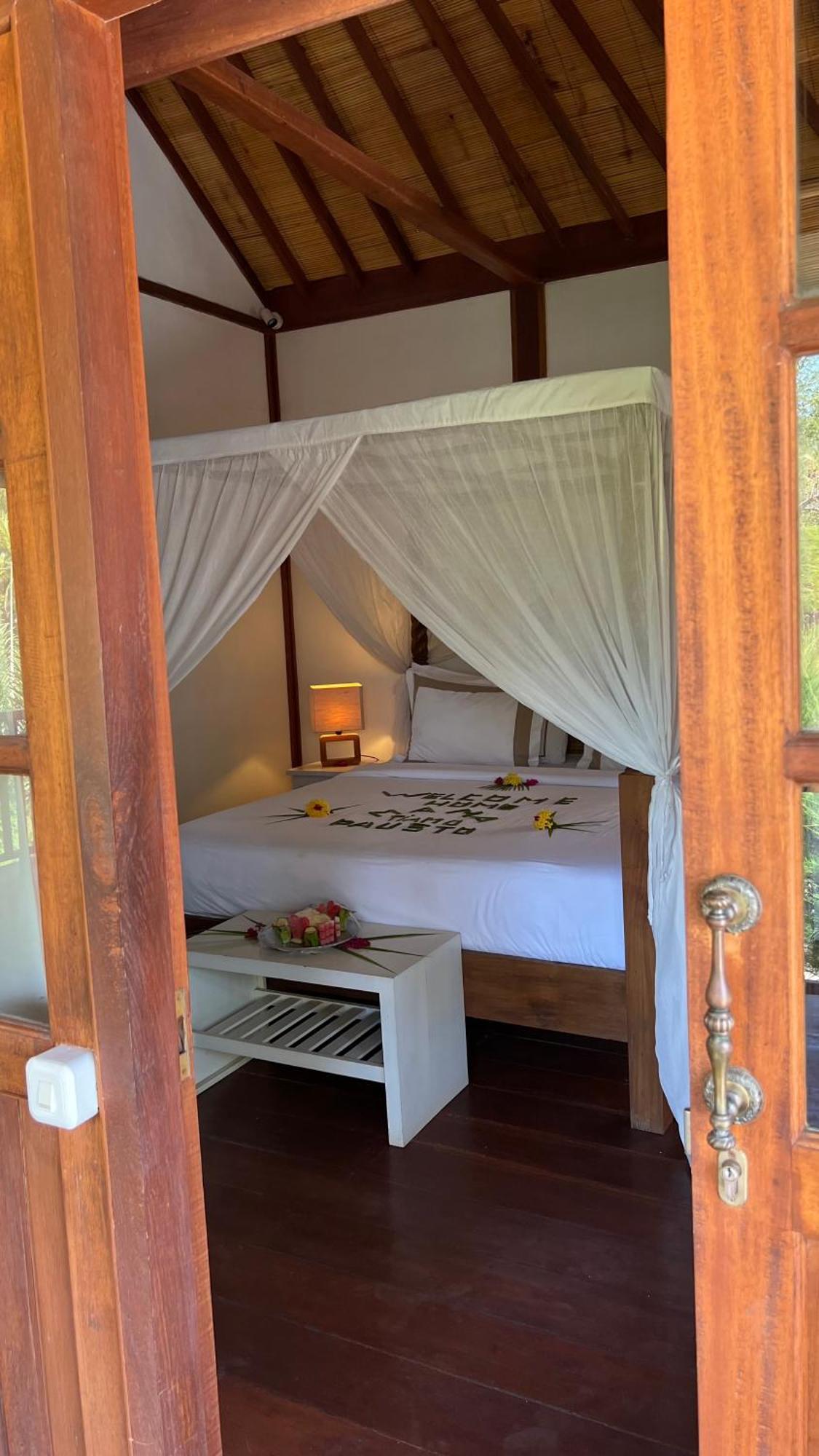 Villa Luna Sunset Beach Quần đảo Gili Ngoại thất bức ảnh